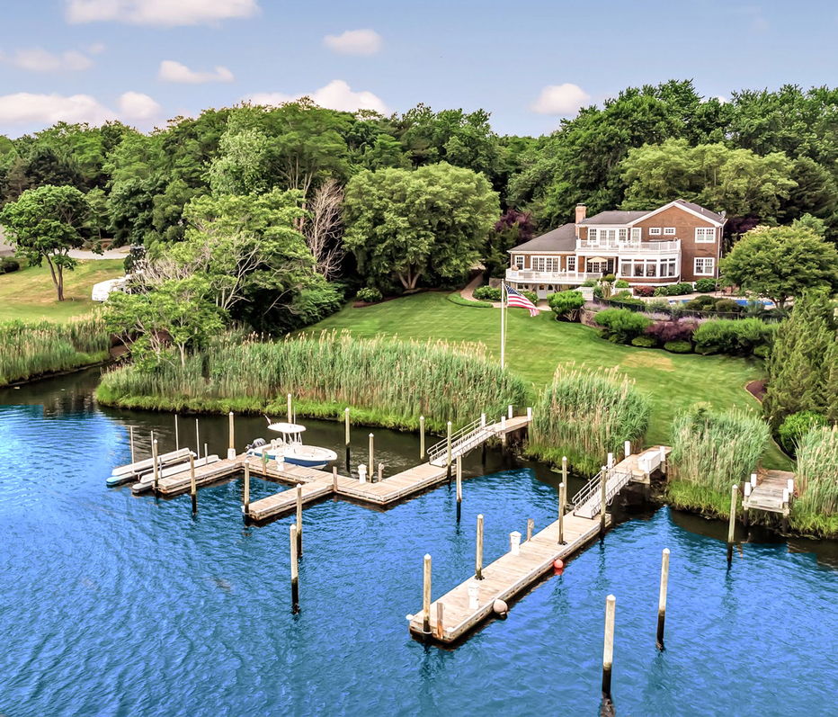 40 Overlook Drive, Aquebogue